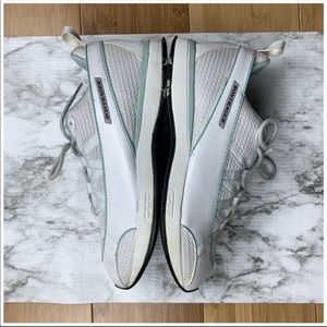 BONTRAGER WHITE CYCLING SHOES